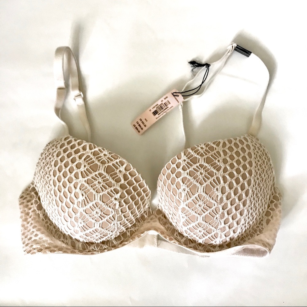 NWT Victoria’s Secret Bra (No Padding)
